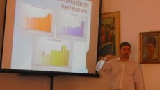 Raphael Rossi durante una conferenza in Comune illustra i risultati della raccolta differenziata in città