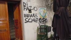 L'ingresso dell'abitazione di Di Fazio dopo l'intimidazione a febbraio